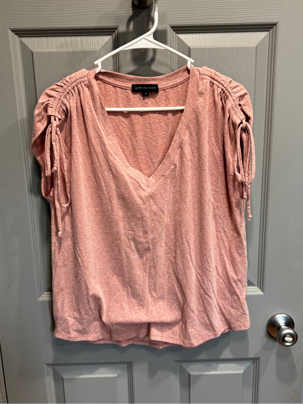 Gibson Heathered Rose Pink V-Neck Short Sleeve Top with Tie Sleeves
